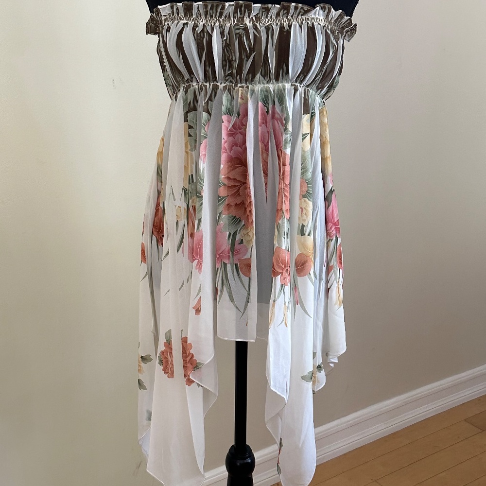 Beautiful Summer Top - Picture 2 of 2
